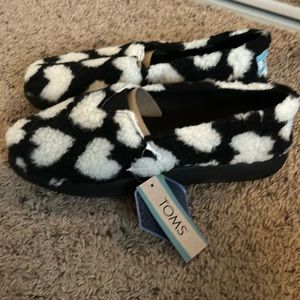 Brand new Tom’s slippers!
